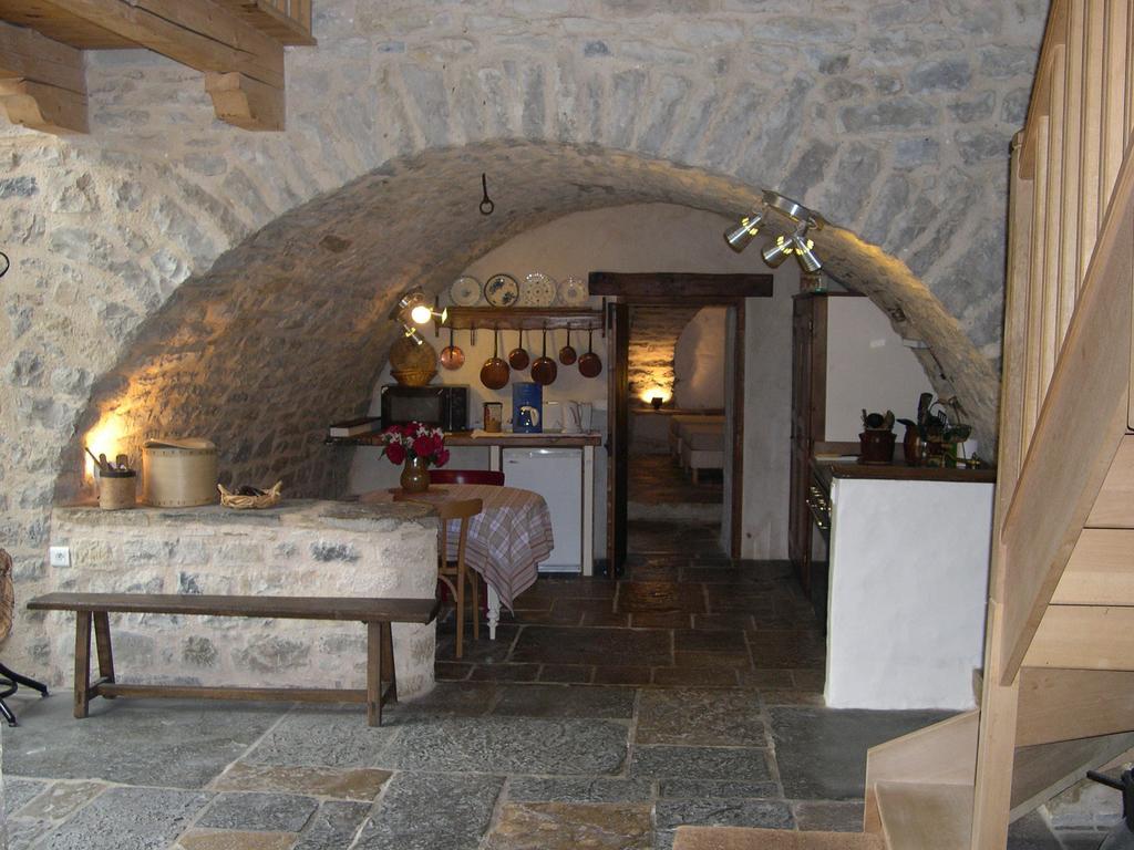 Bed and Breakfast La Bergerie Сент-Элали-дю-Сернон Экстерьер фото